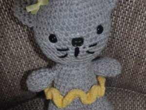 Crochet Cat in Skirt | Grey/Yellow