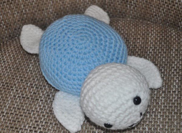 Crochet Turtle Toy | White/Blue