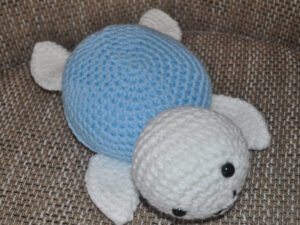 Crochet Turtle Toy | White/Baby Blue