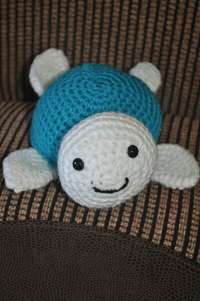 Crochet Turtle Toy | White/Kingfisher